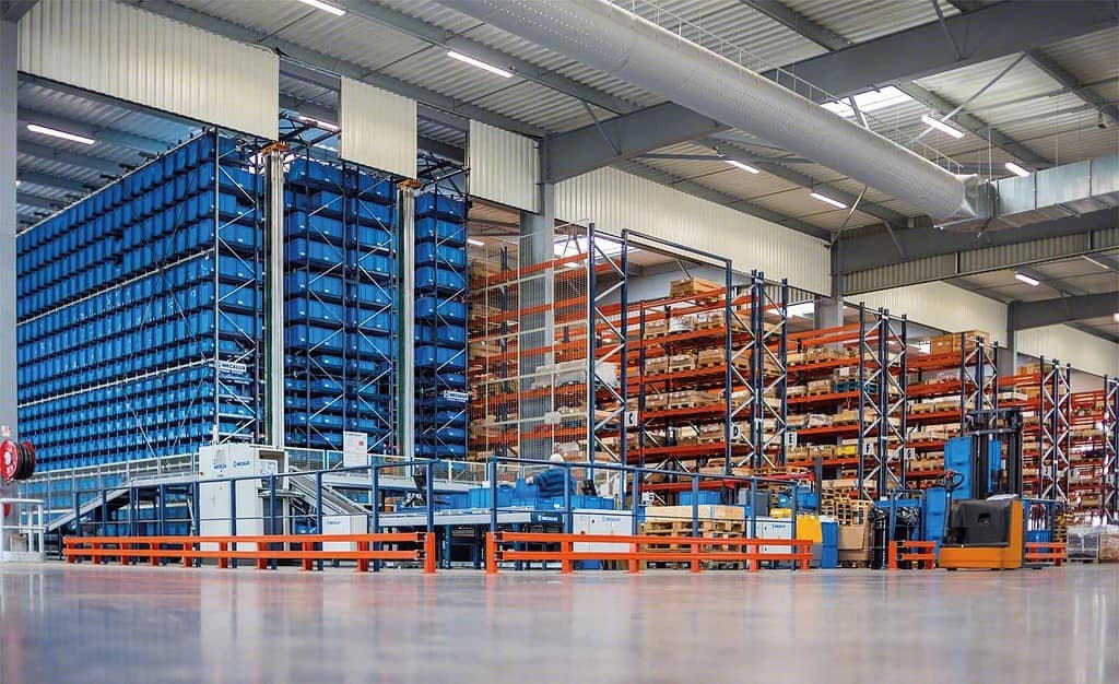 pallet rack to store pallet based inventory, versatile