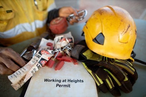 fall protection systems with maximum arresting force, body harness for fall arrest attachment point