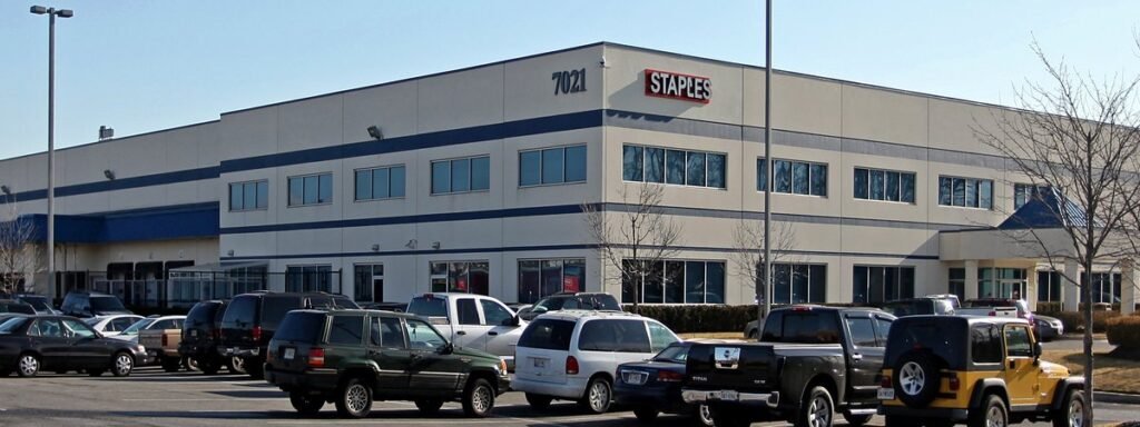 leadership story warehouse teamwork under pressure